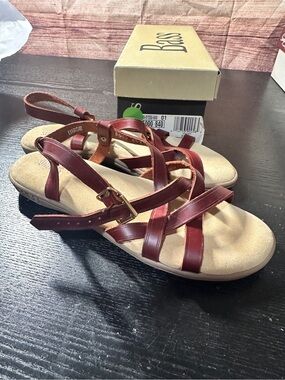 G.H. Bass & Co. Sunjuns Margie sandals Size 7.5 In Cinnamon Leather NWB 5000/840